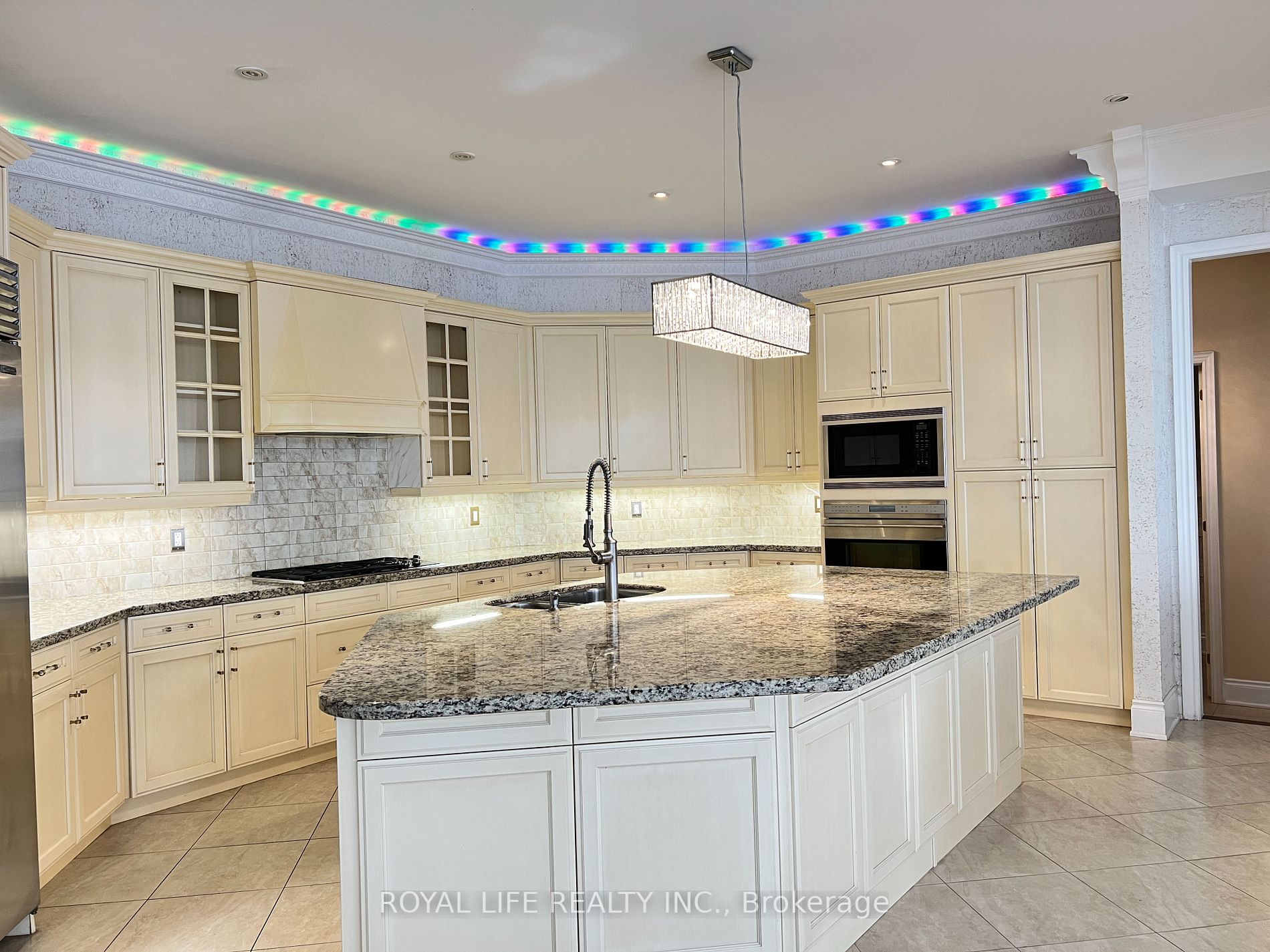 68 Carisbrooke Circle