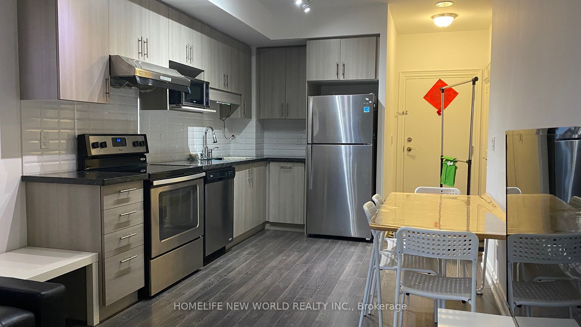 99 South Town Centre Blvd, #901