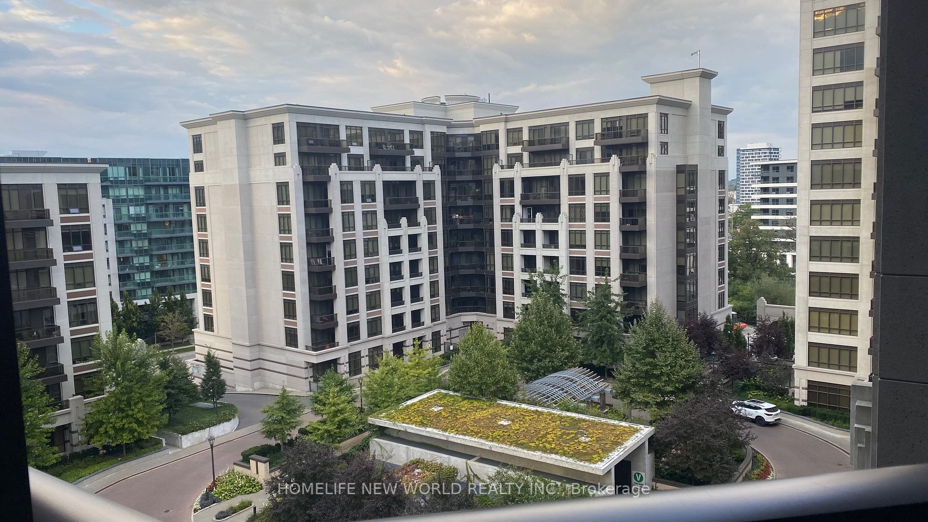99 South Town Centre Blvd, #901