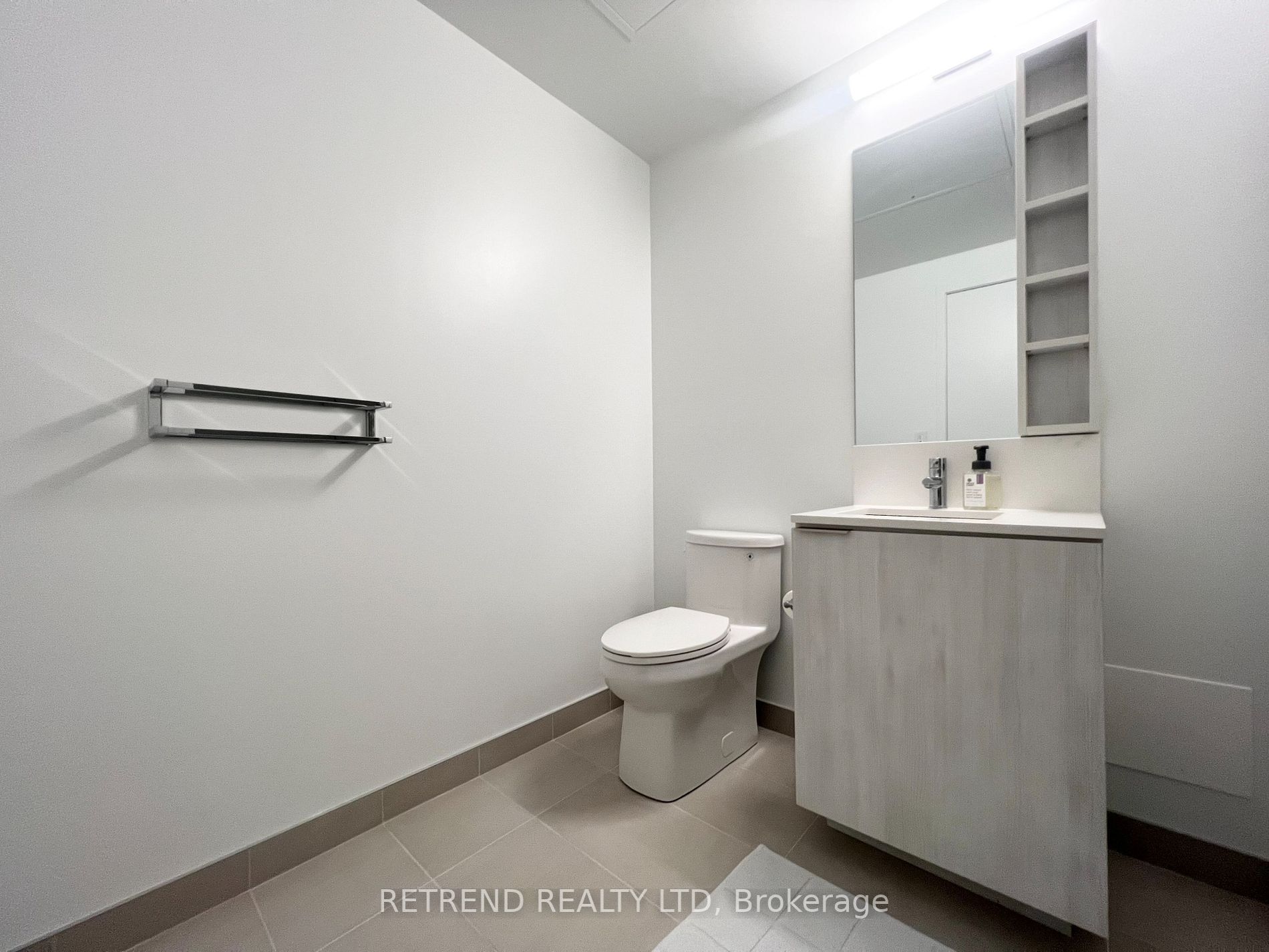 1000 Portage Parkway, #2706