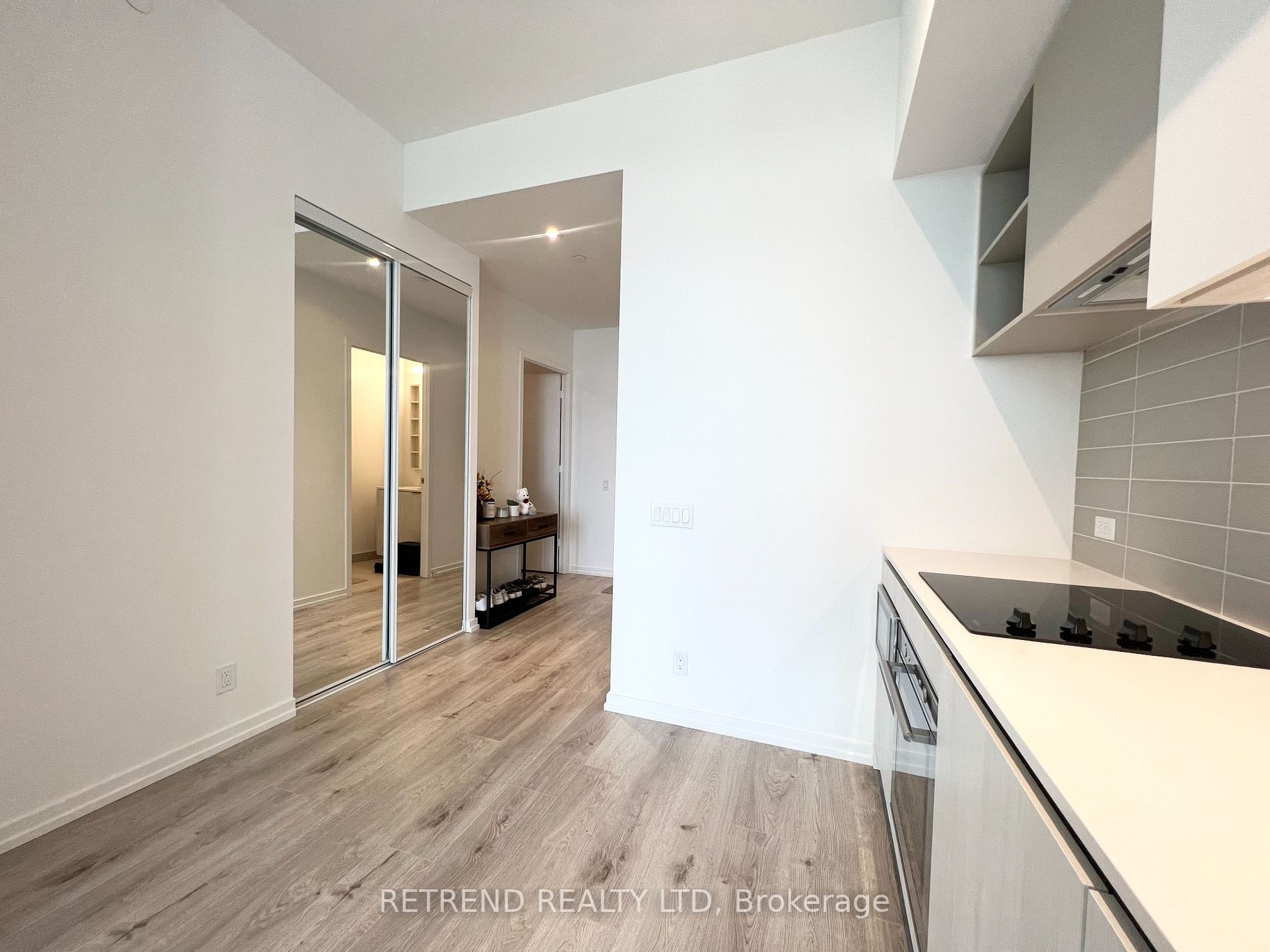 1000 Portage Pkwy, #2706