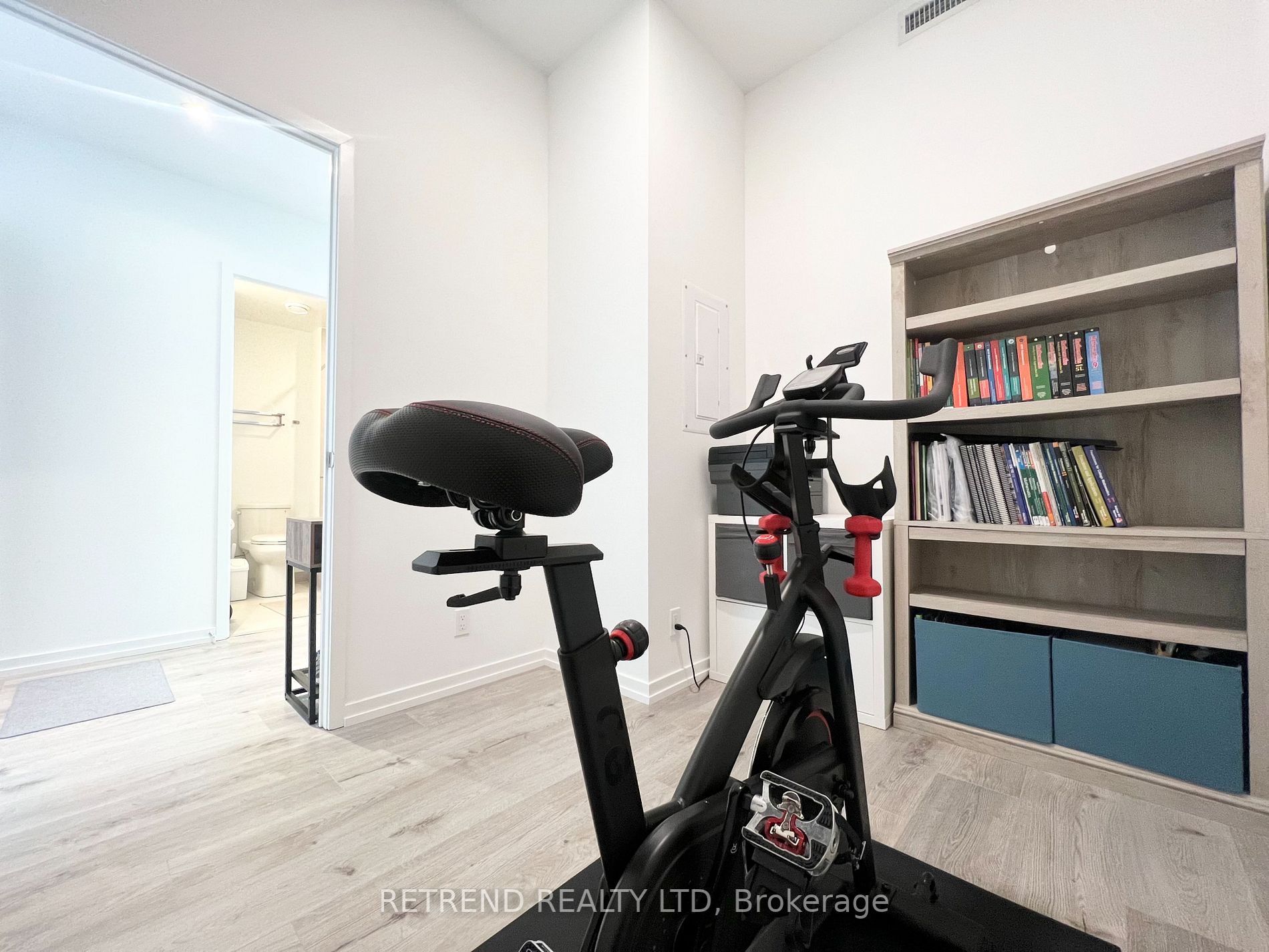 1000 Portage Parkway, #2706