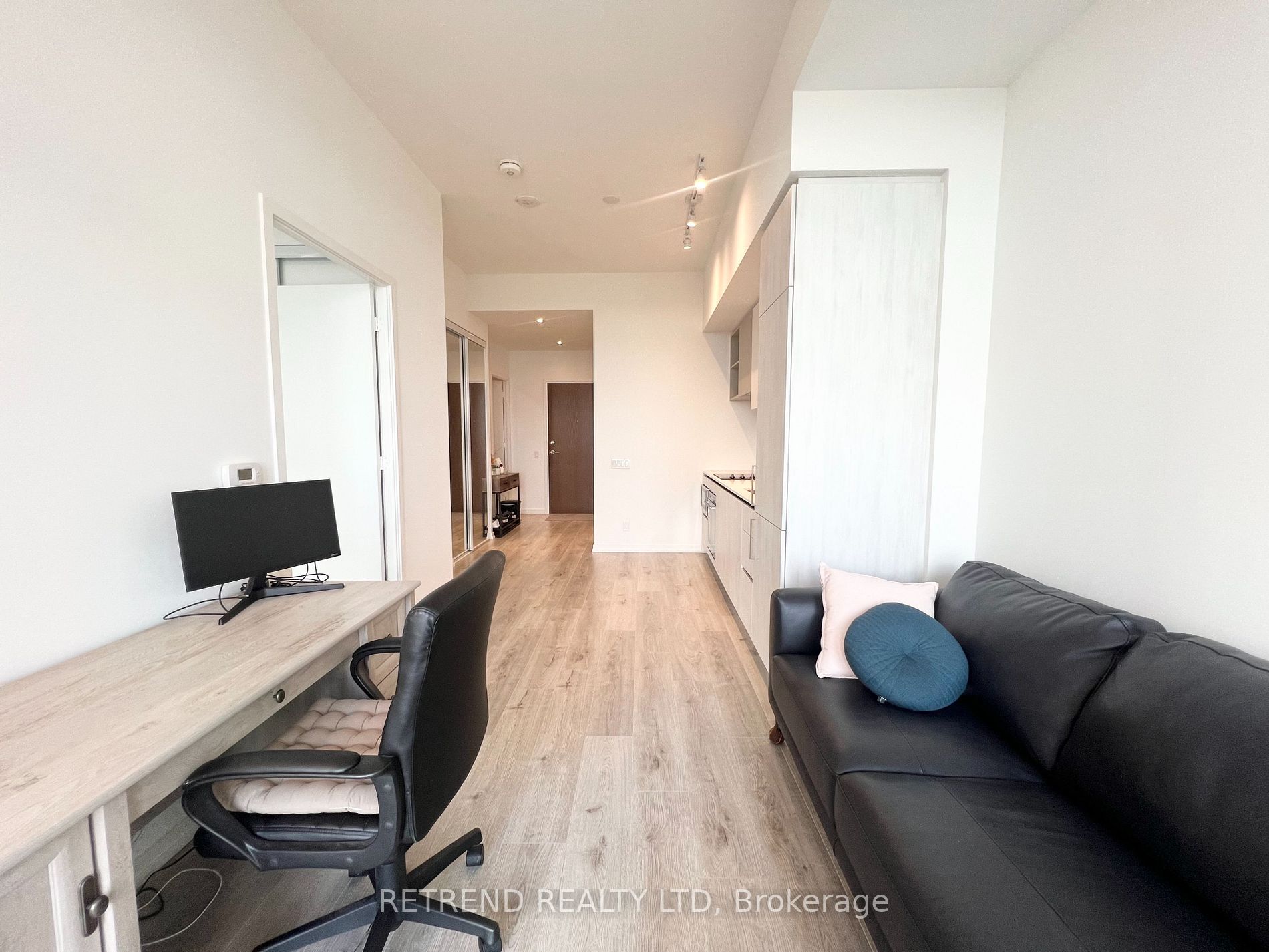 1000 Portage Parkway, #2706