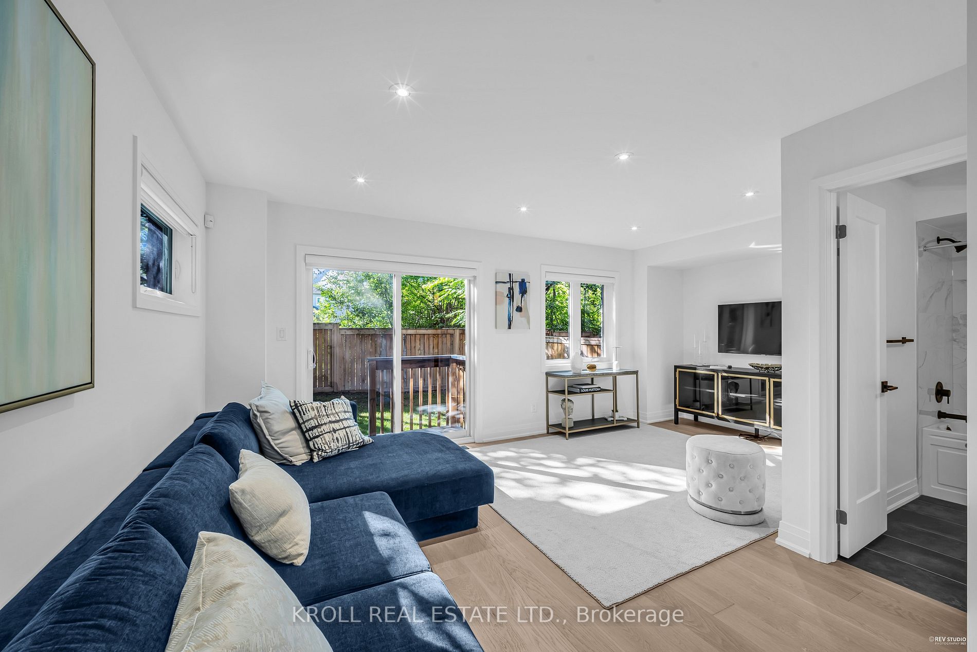 6 Howick Lane