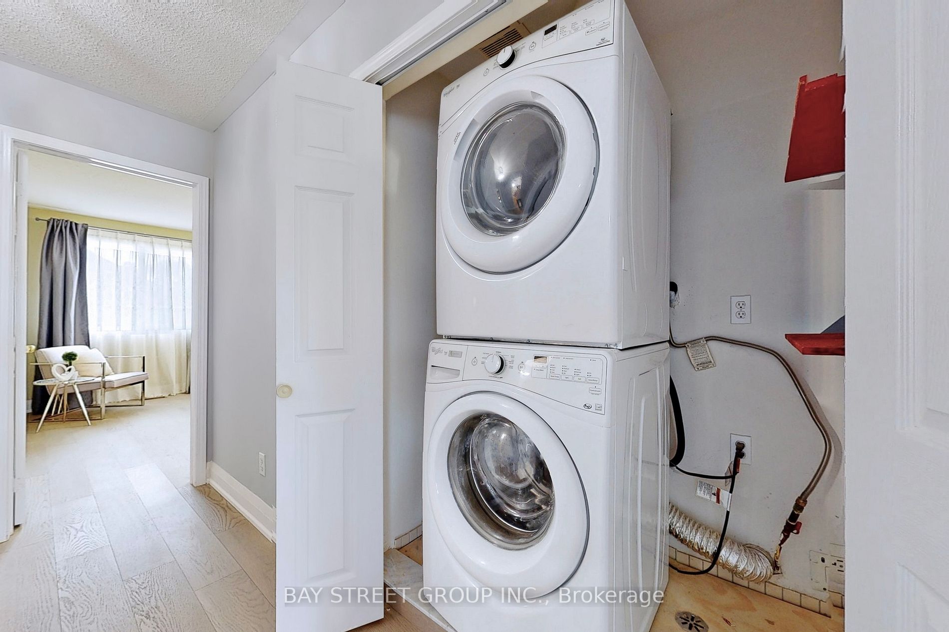 25 Tower Bridge Cres