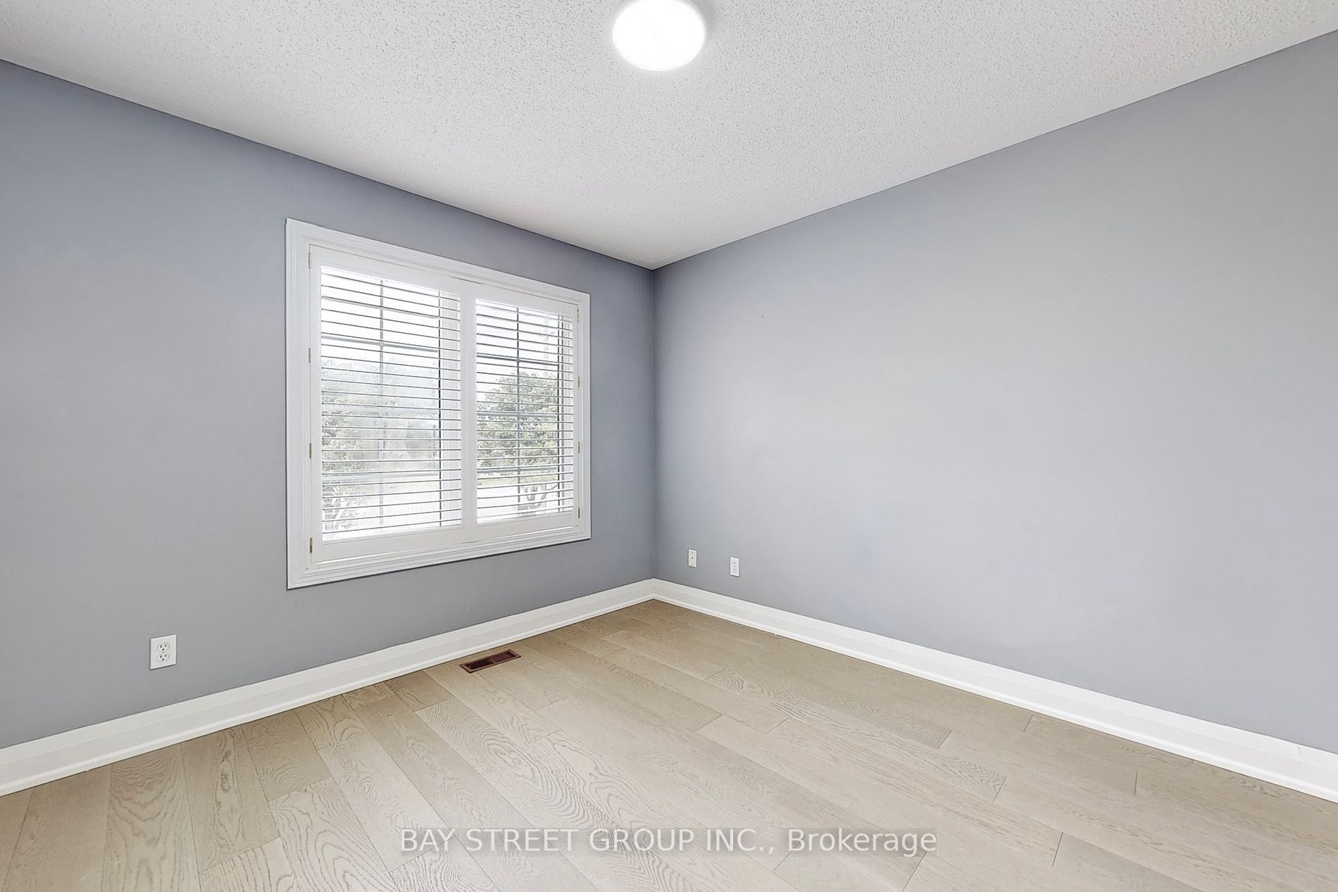 25 Tower Bridge Cres