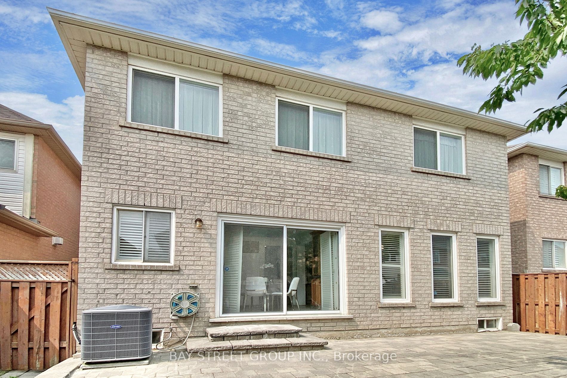 25 Tower Bridge Cres