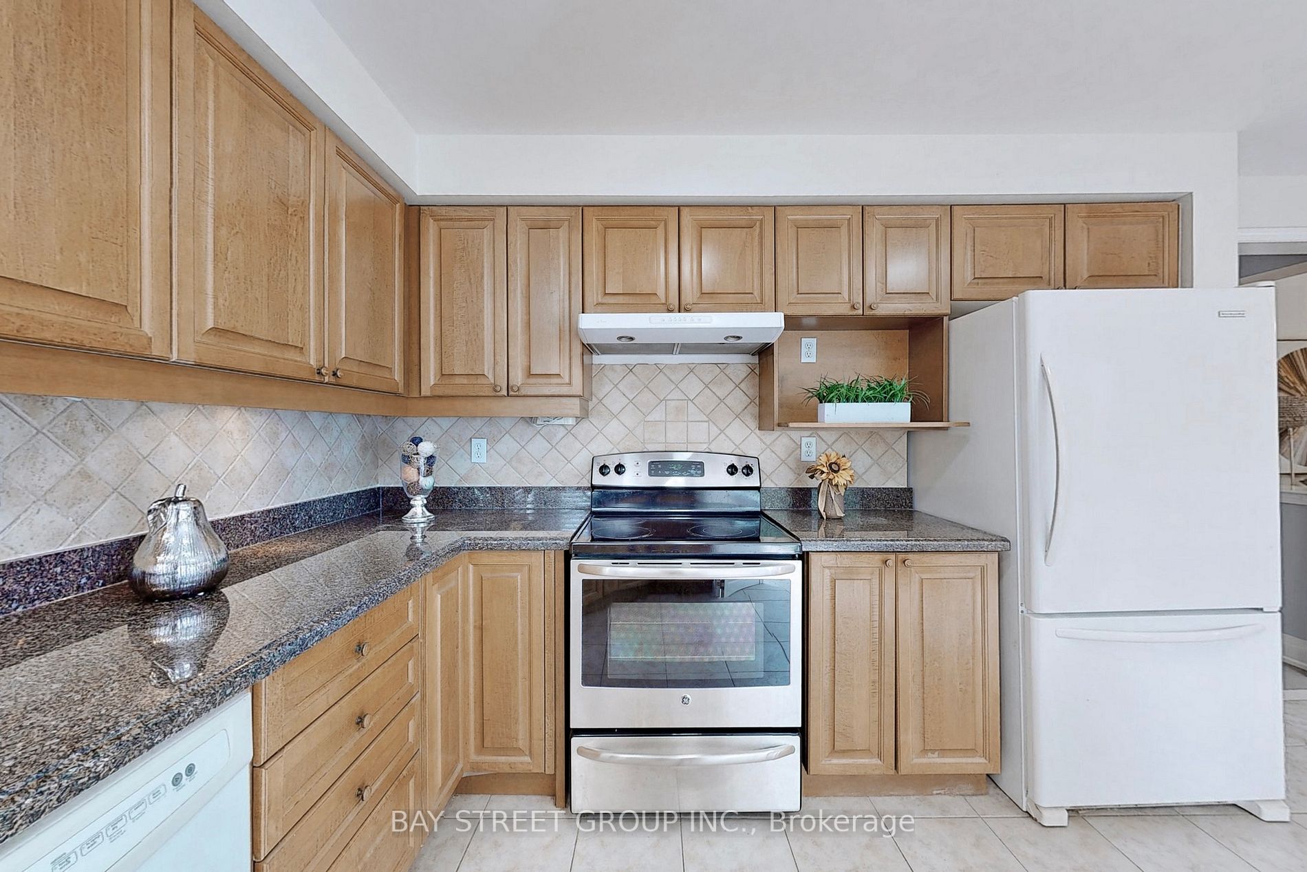 25 Tower Bridge Cres