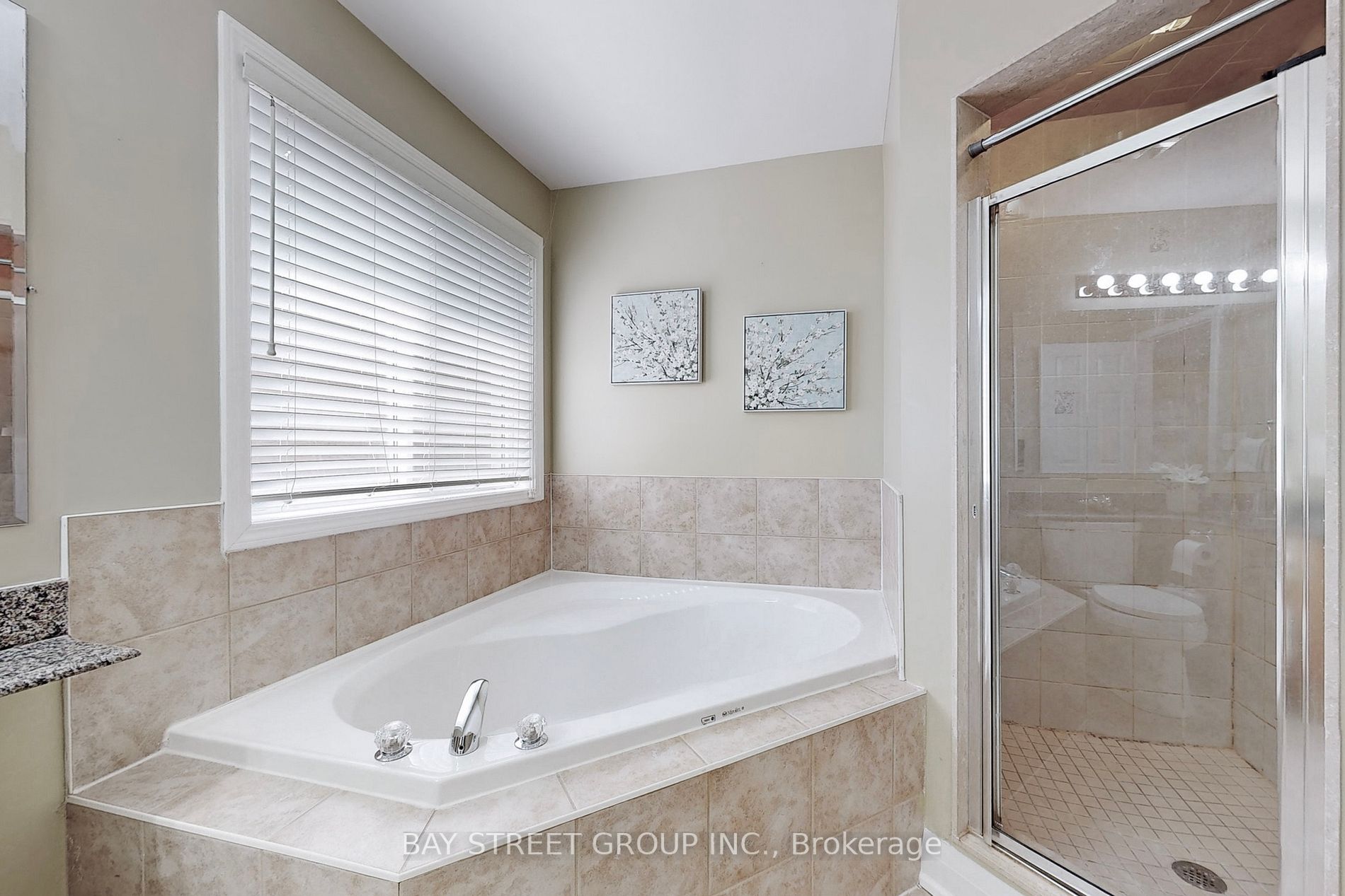 25 Tower Bridge Cres