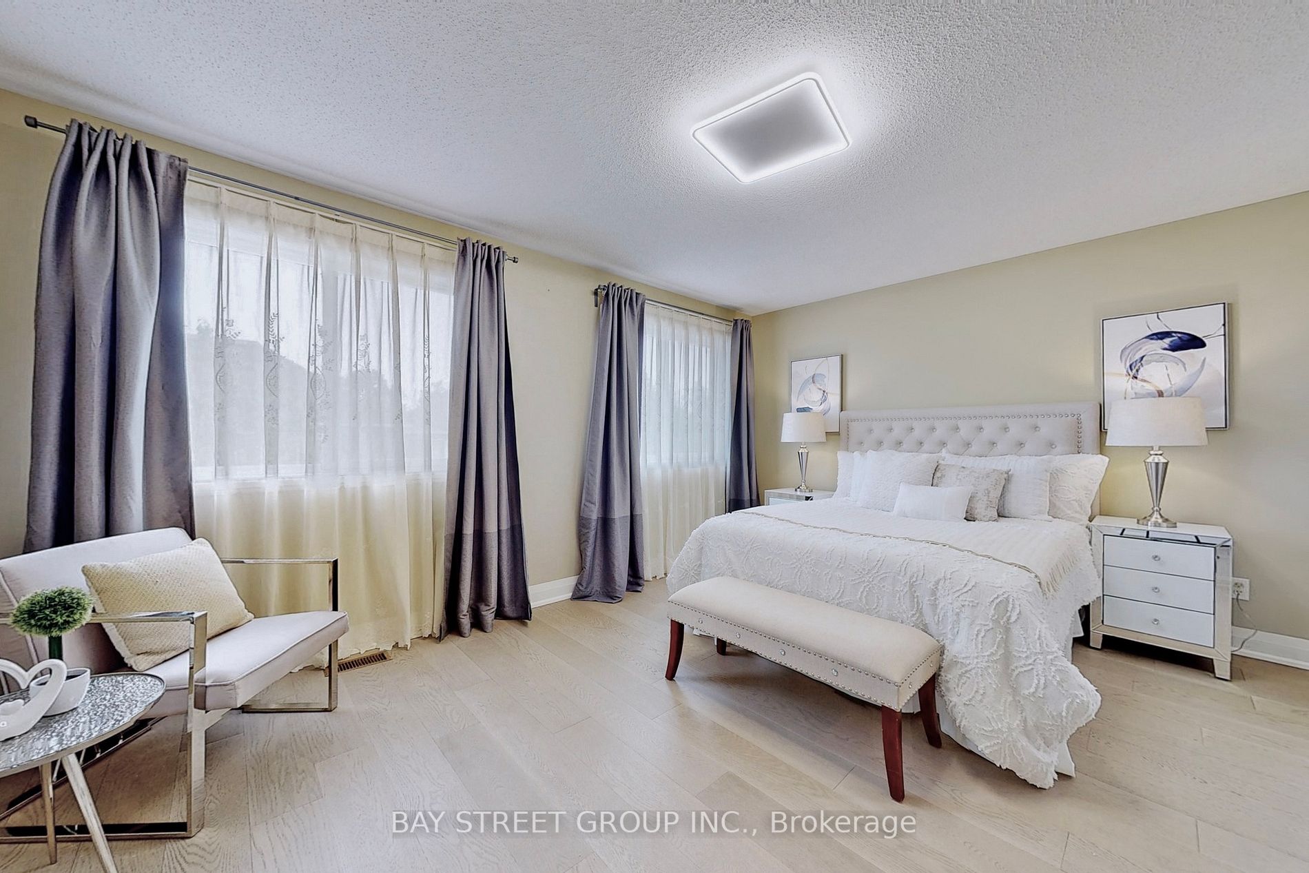 25 Tower Bridge Cres