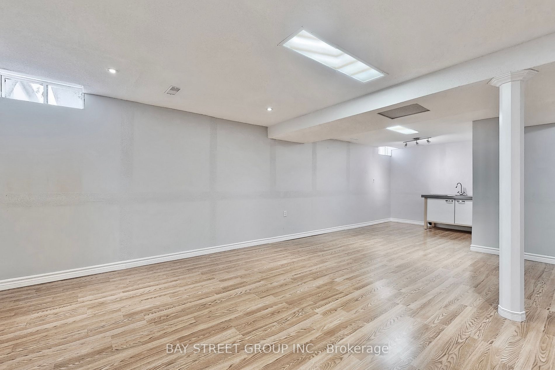 25 Tower Bridge Cres