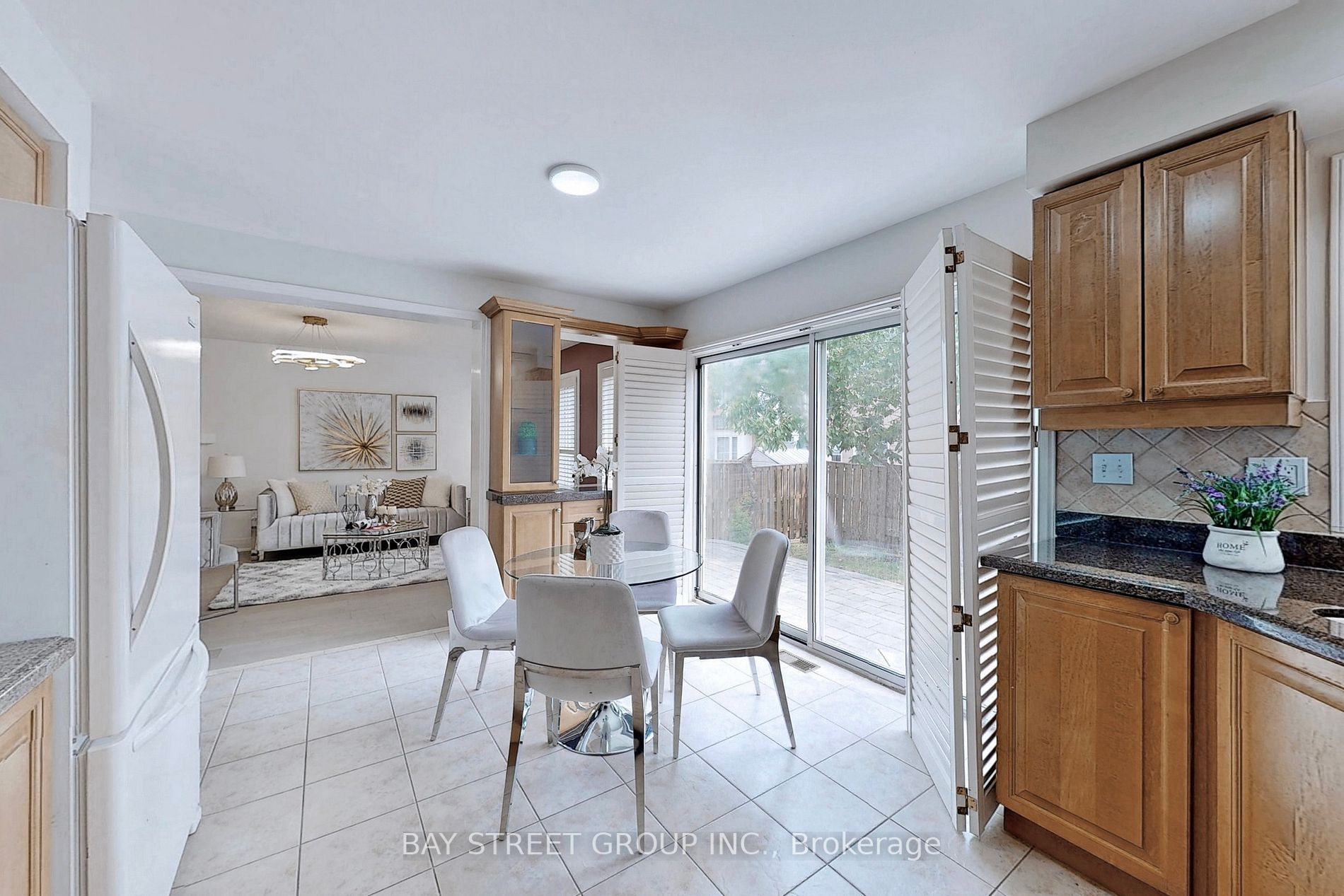 25 Tower Bridge Cres