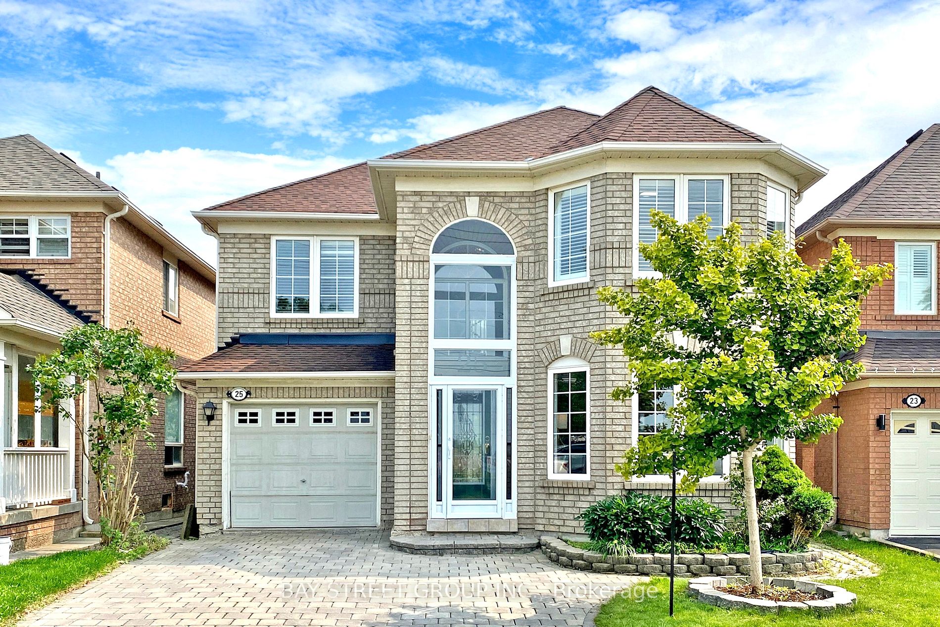 25 Tower Bridge Cres