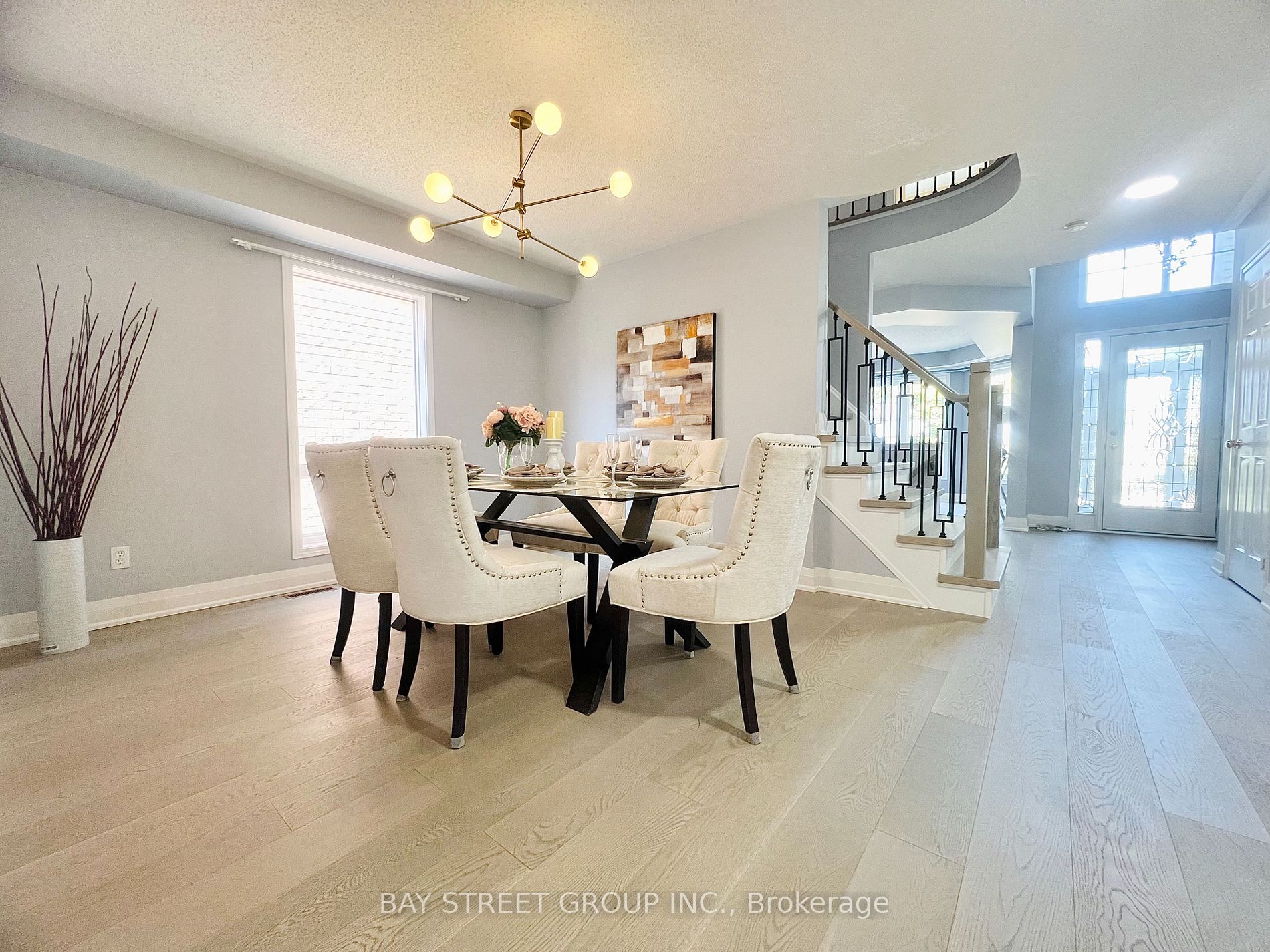 25 Tower Bridge Cres