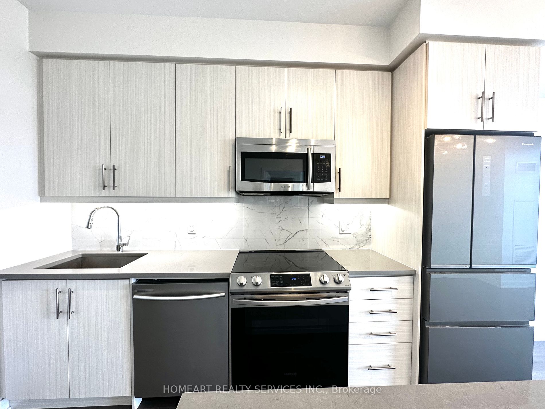 75 Oneida Cres, #1706