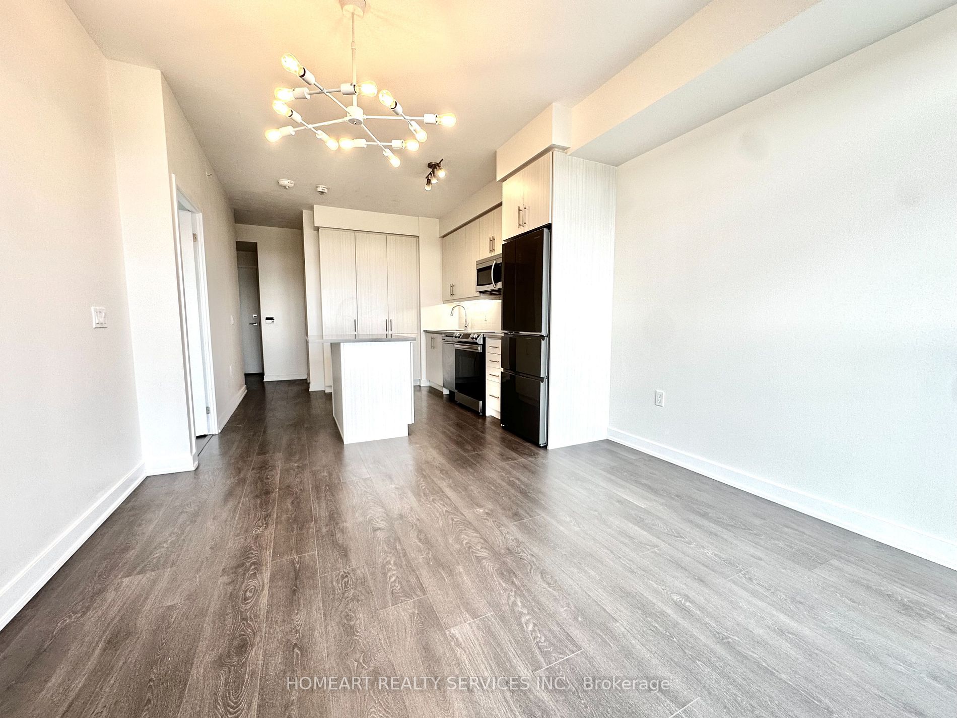 75 Oneida Cres, #1706