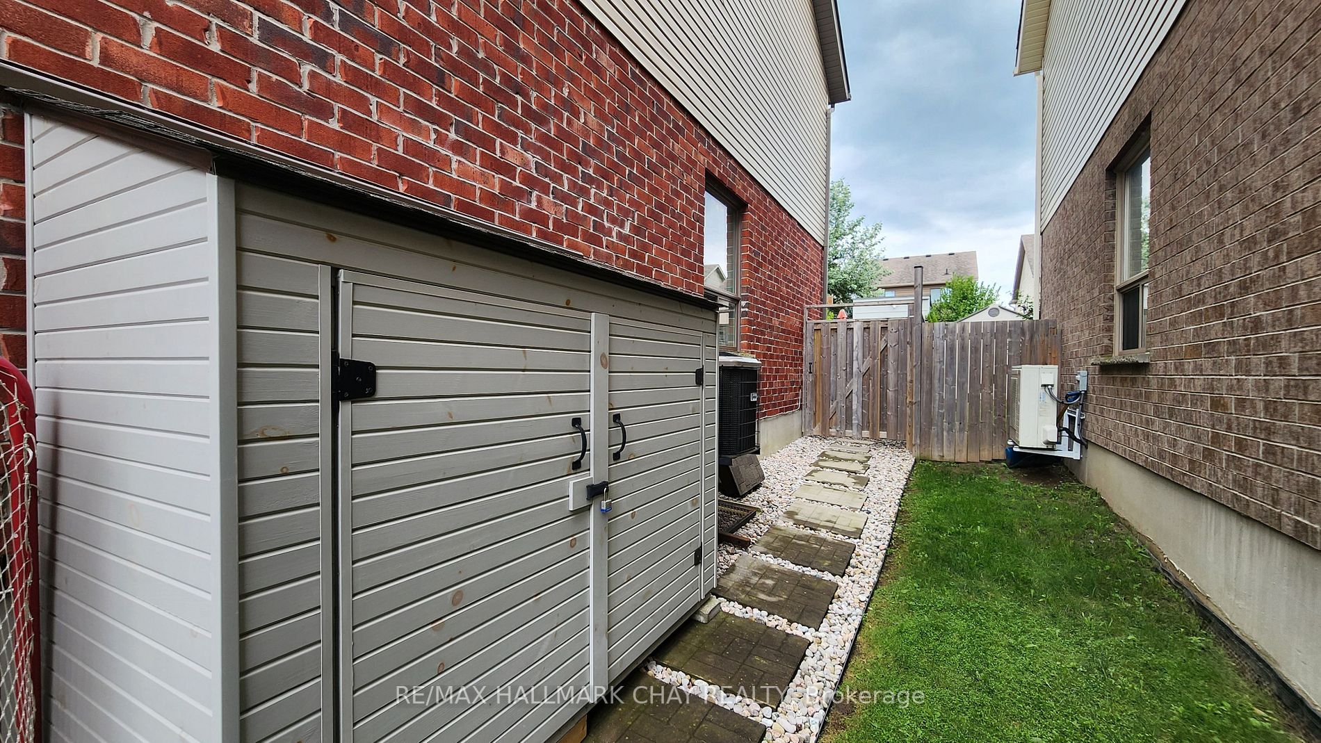 126 Banting Cres