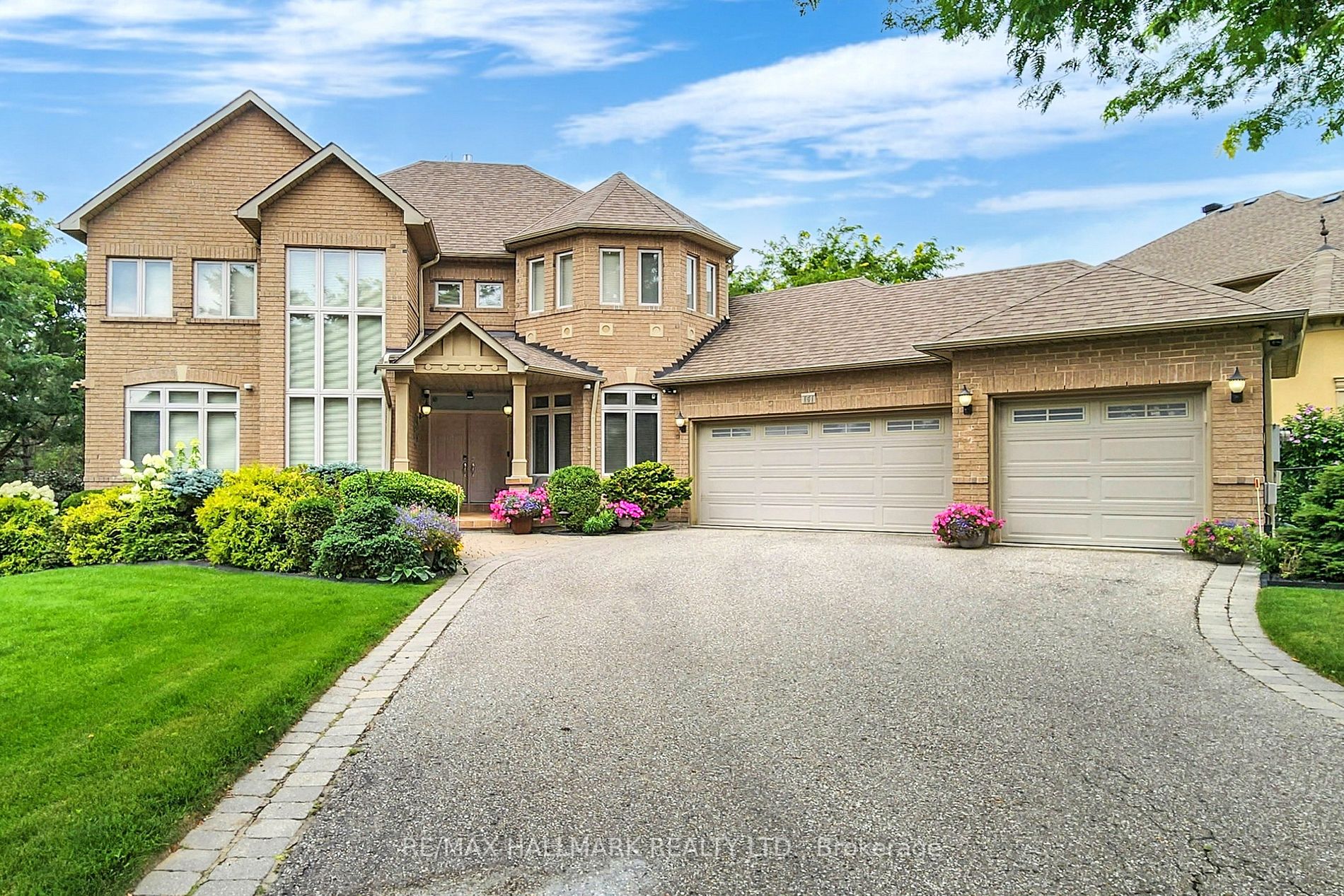 151 Nevada Cres