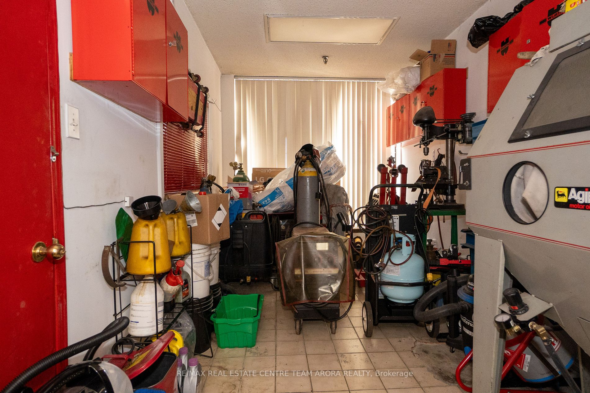 320 Hanlan Rd, #18