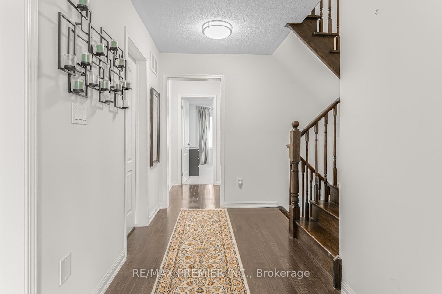 61 Demott Avenue