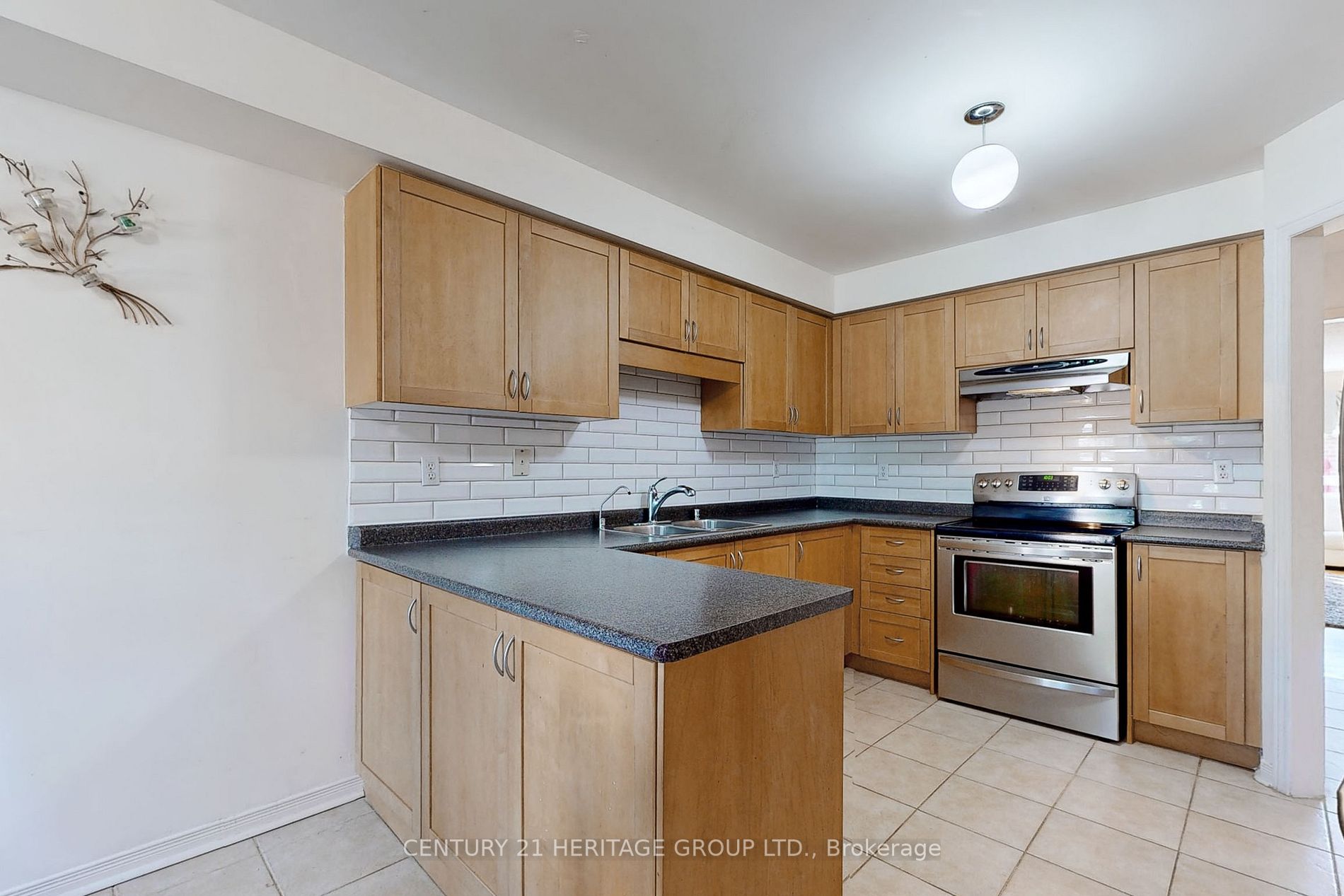 Listing N7008040 - Large Photo # 9