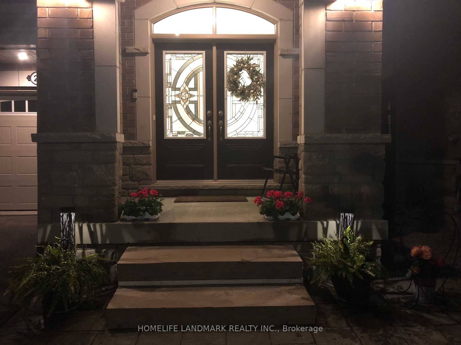 21 Vedette Way