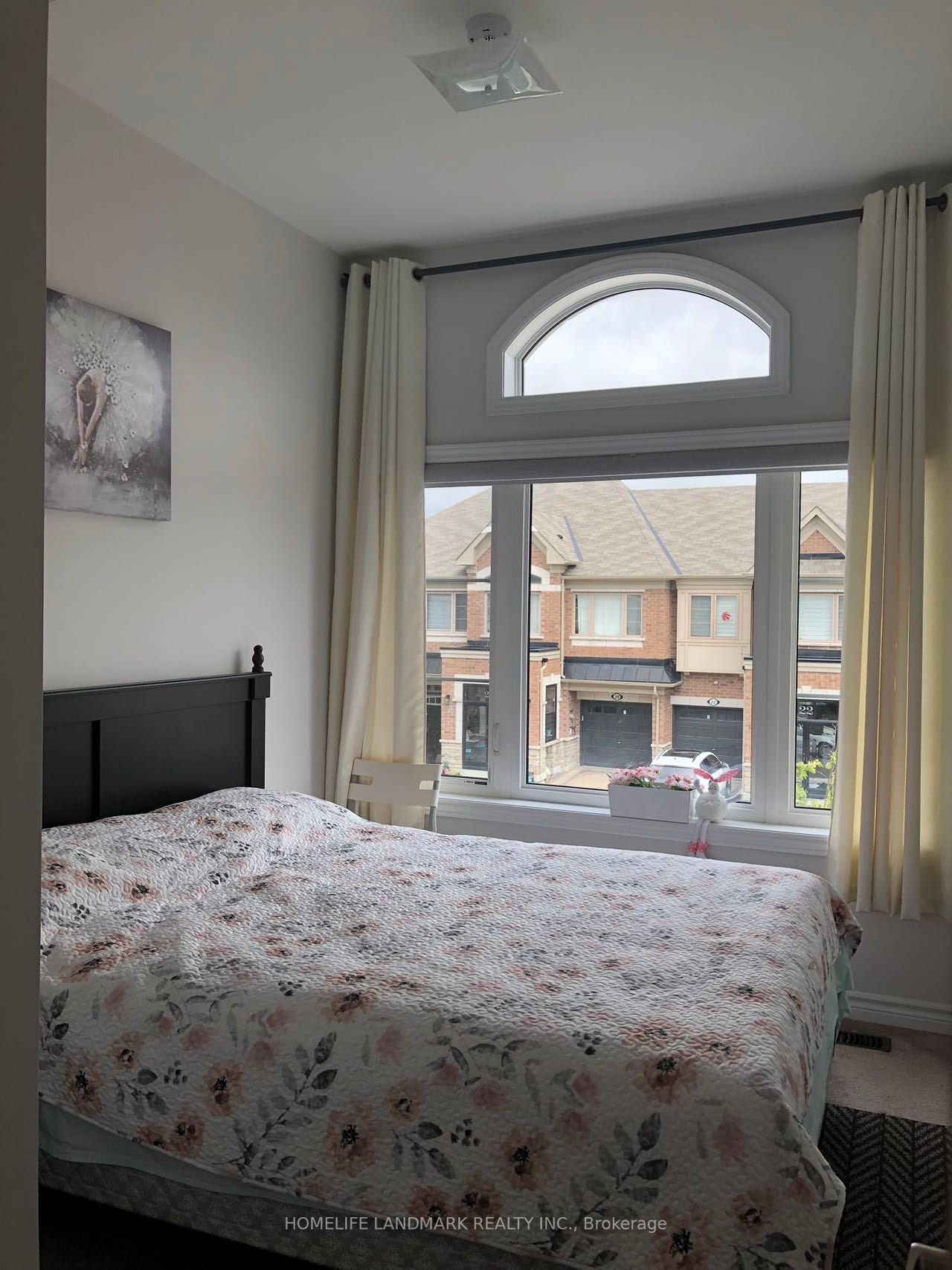 21 Vedette Way
