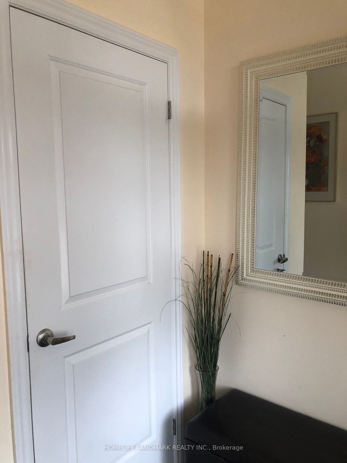 21 Vedette Way
