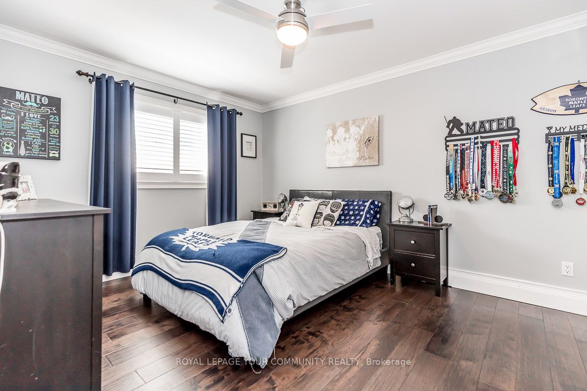 958 Creebridge Crescent
