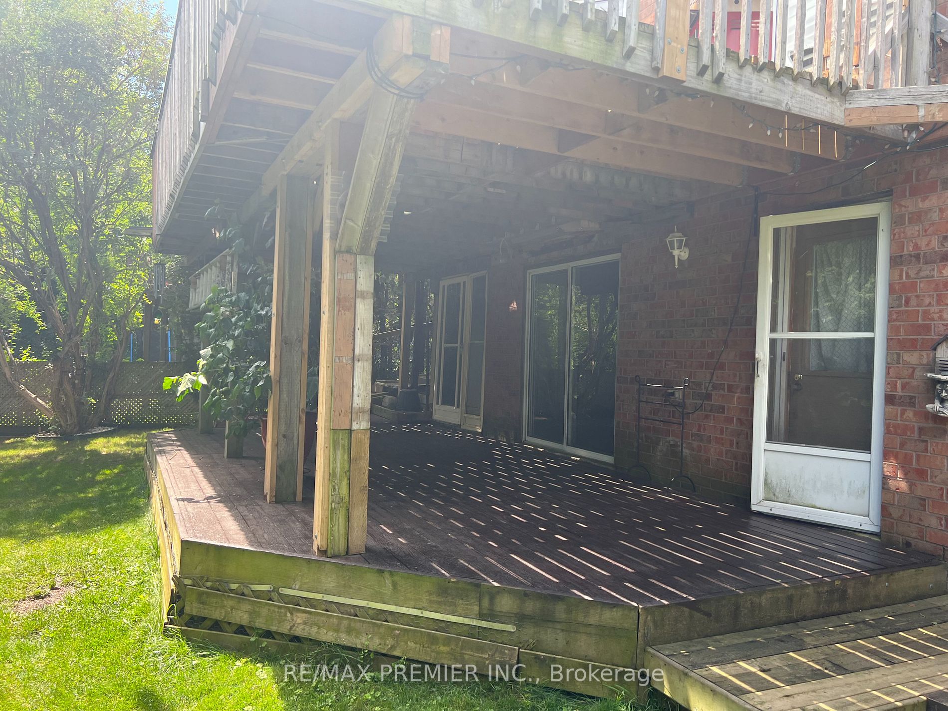 27 Dawson Cres