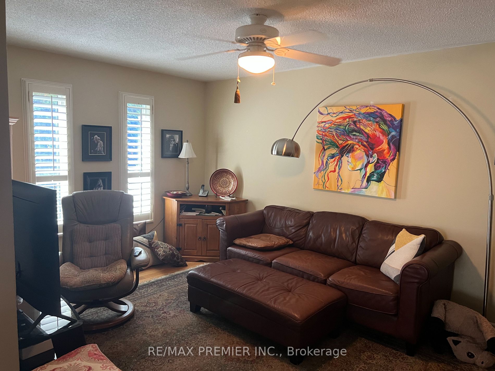 27 Dawson Cres
