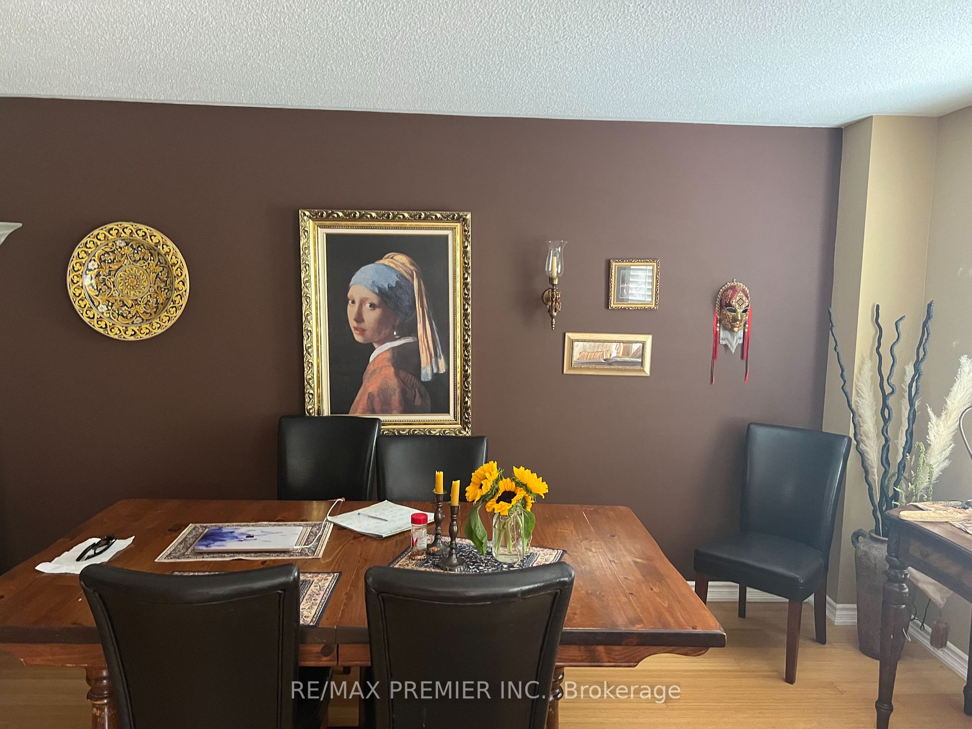 27 Dawson Cres