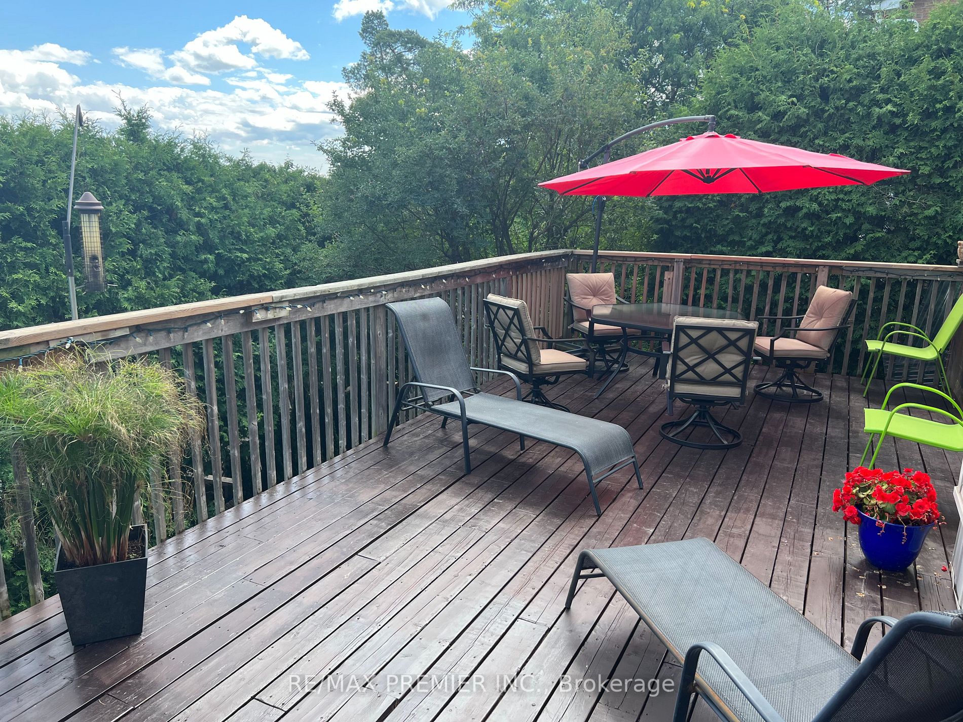 27 Dawson Cres