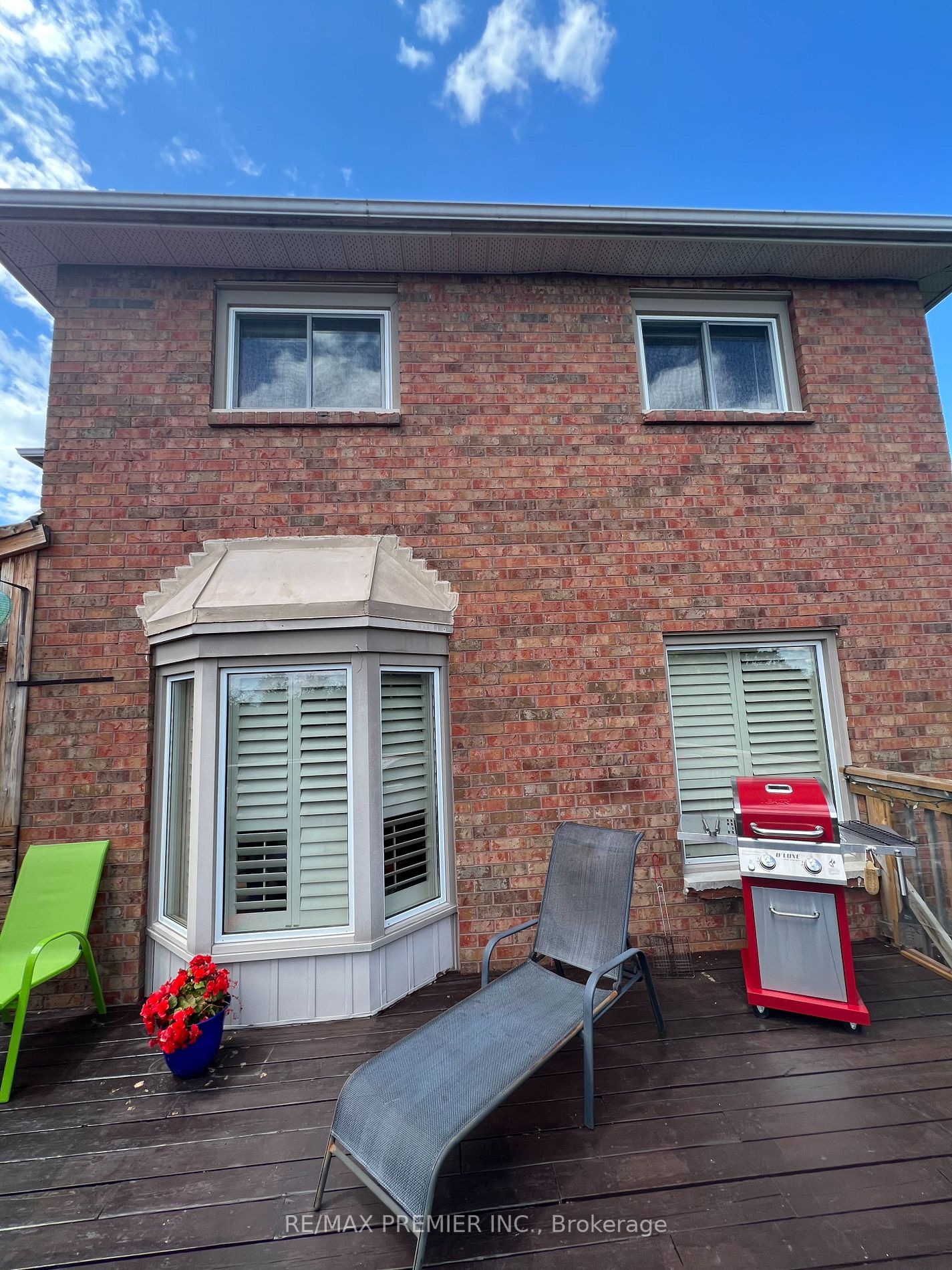 27 Dawson Cres
