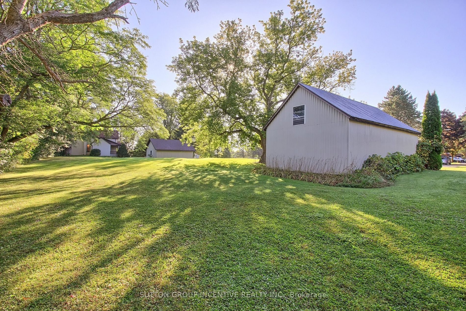 10 Kingscross Dr