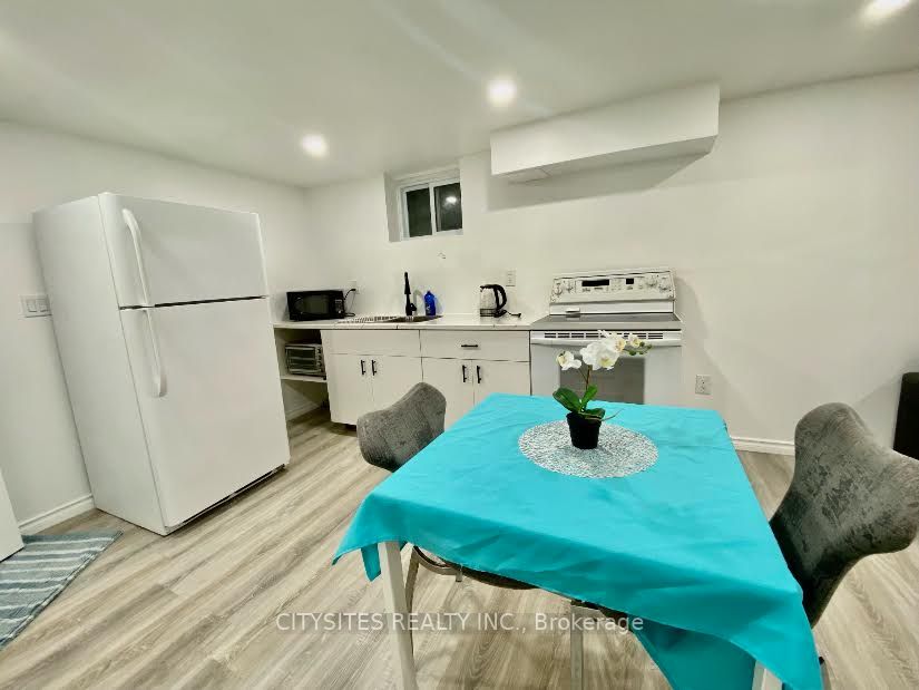 75 Walter Ave, #2