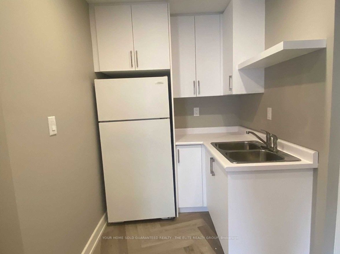 250 Regina Rd, #15