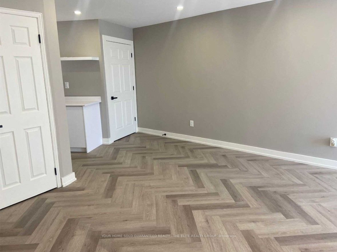 250 Regina Rd, #15