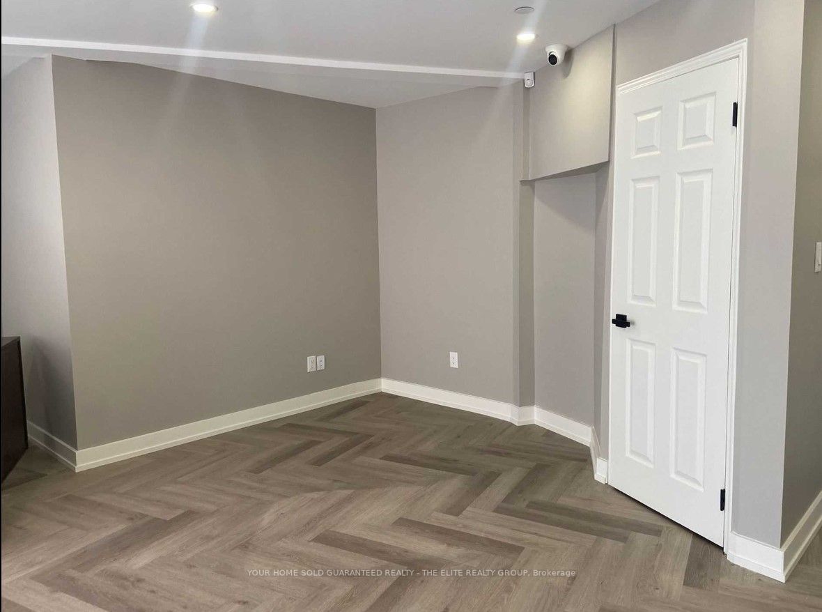 250 Regina Rd, #15