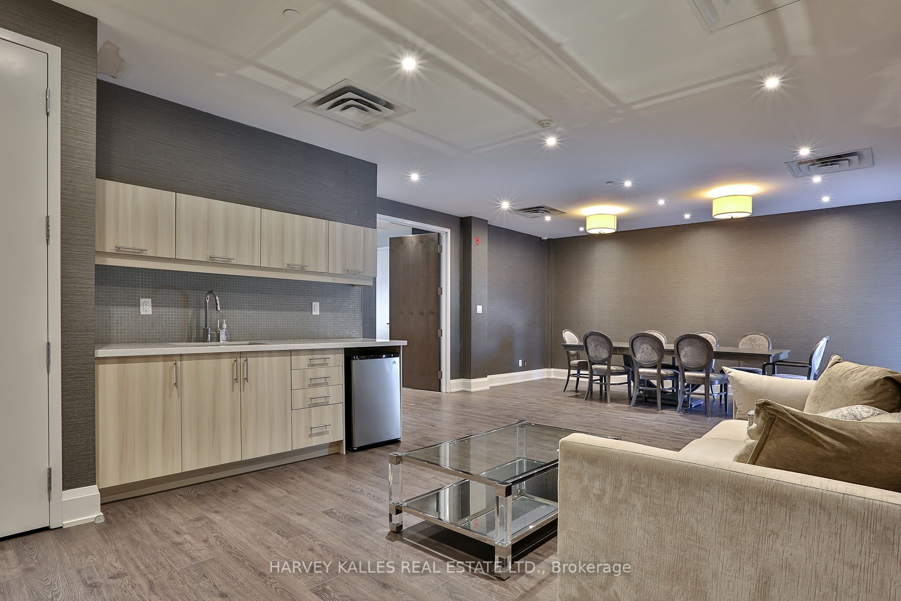 15277 Yonge St, #502A