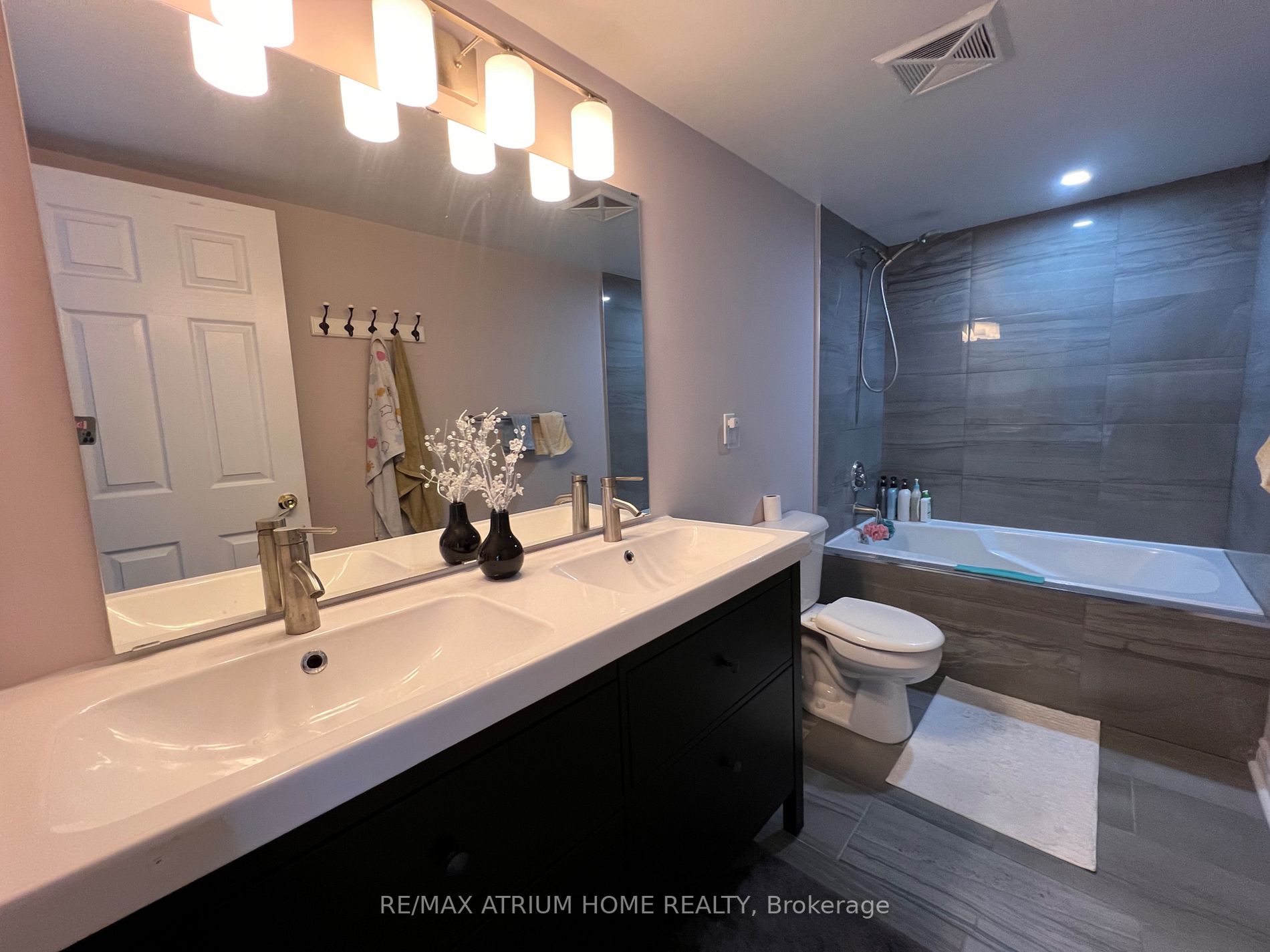 310 John Street, #309