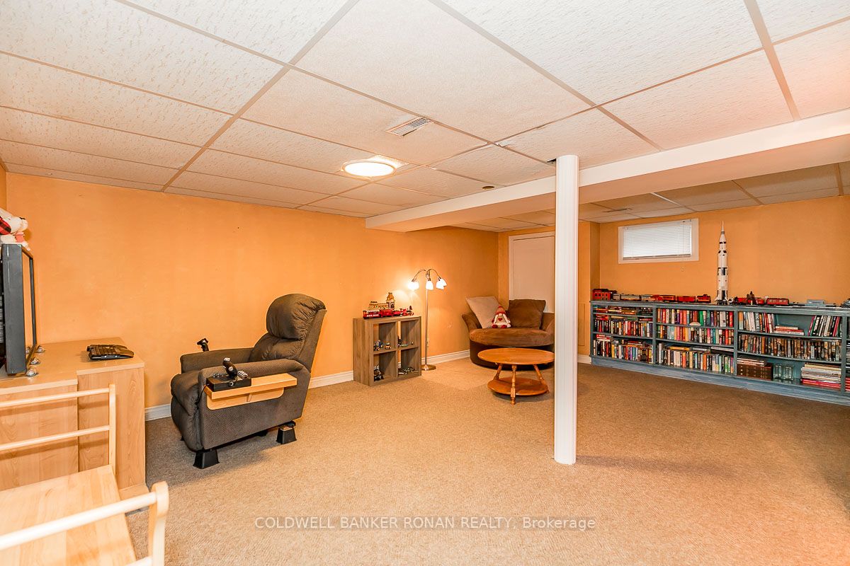 181 King St S