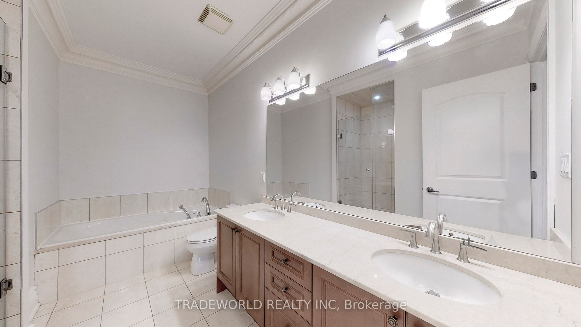 1 Verclaire Gate, #206
