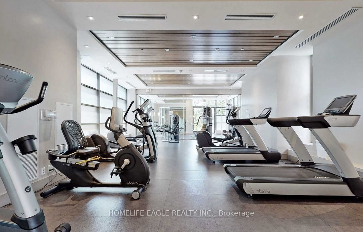 9600 Yonge St, #1011
