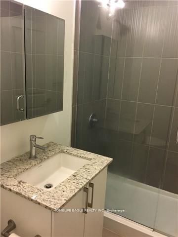 9600 Yonge St, #1011