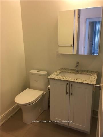 9600 Yonge St, #1011