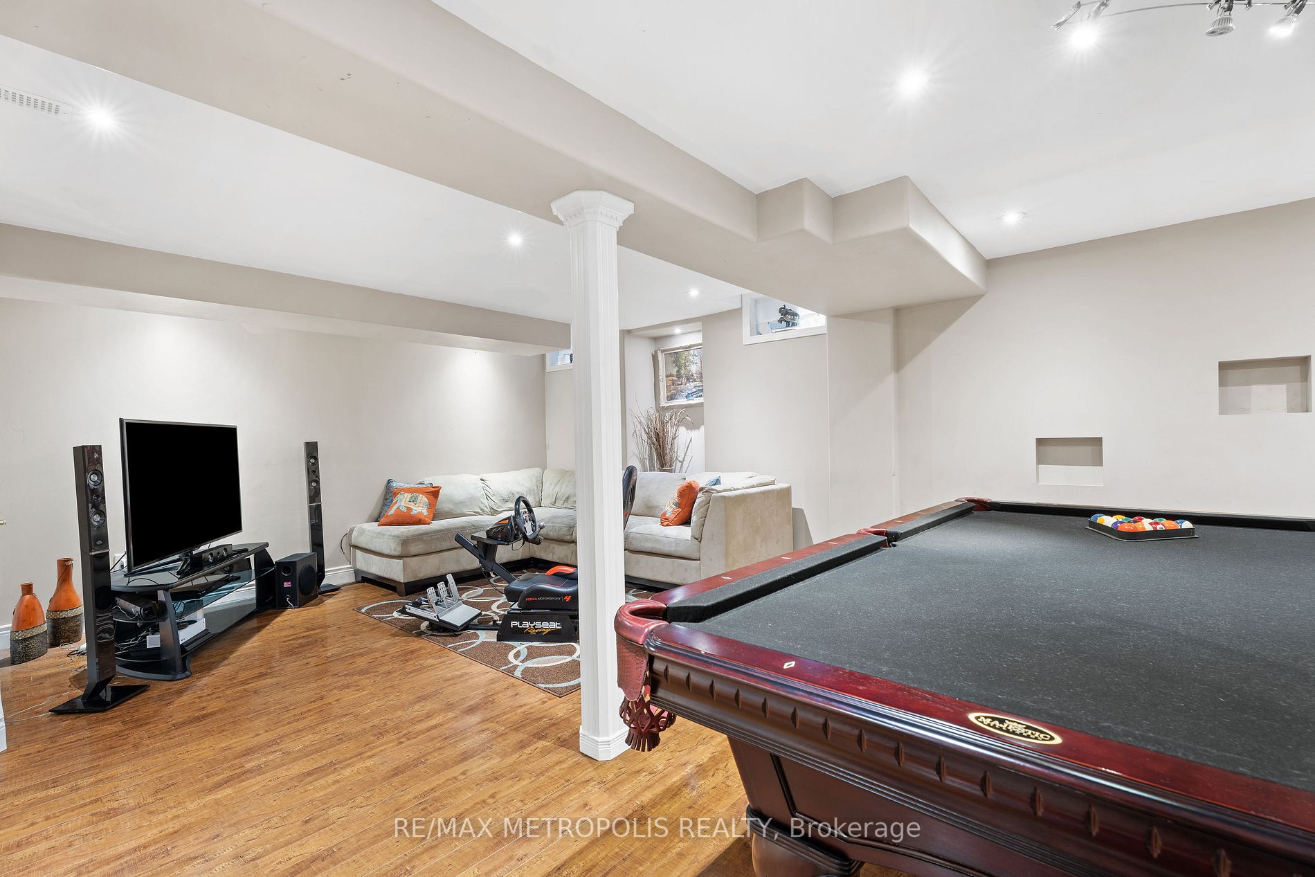 4 Everton Crt
