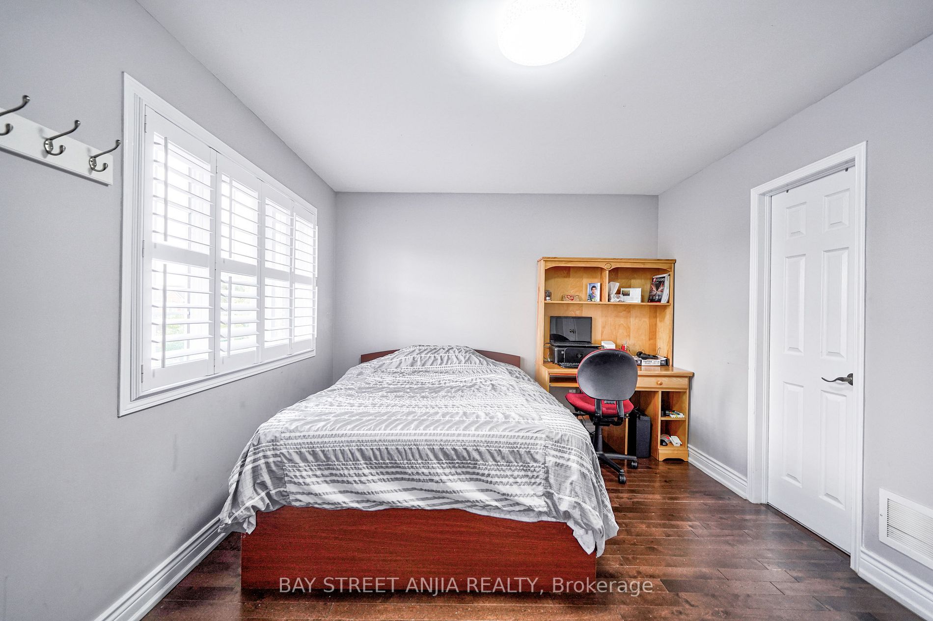 112 Guinevere Road