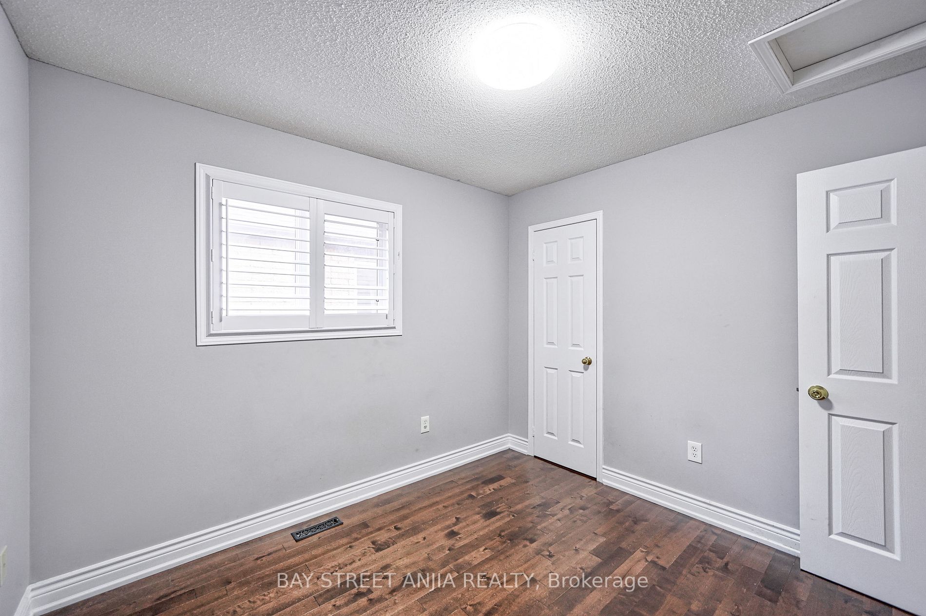 112 Guinevere Road