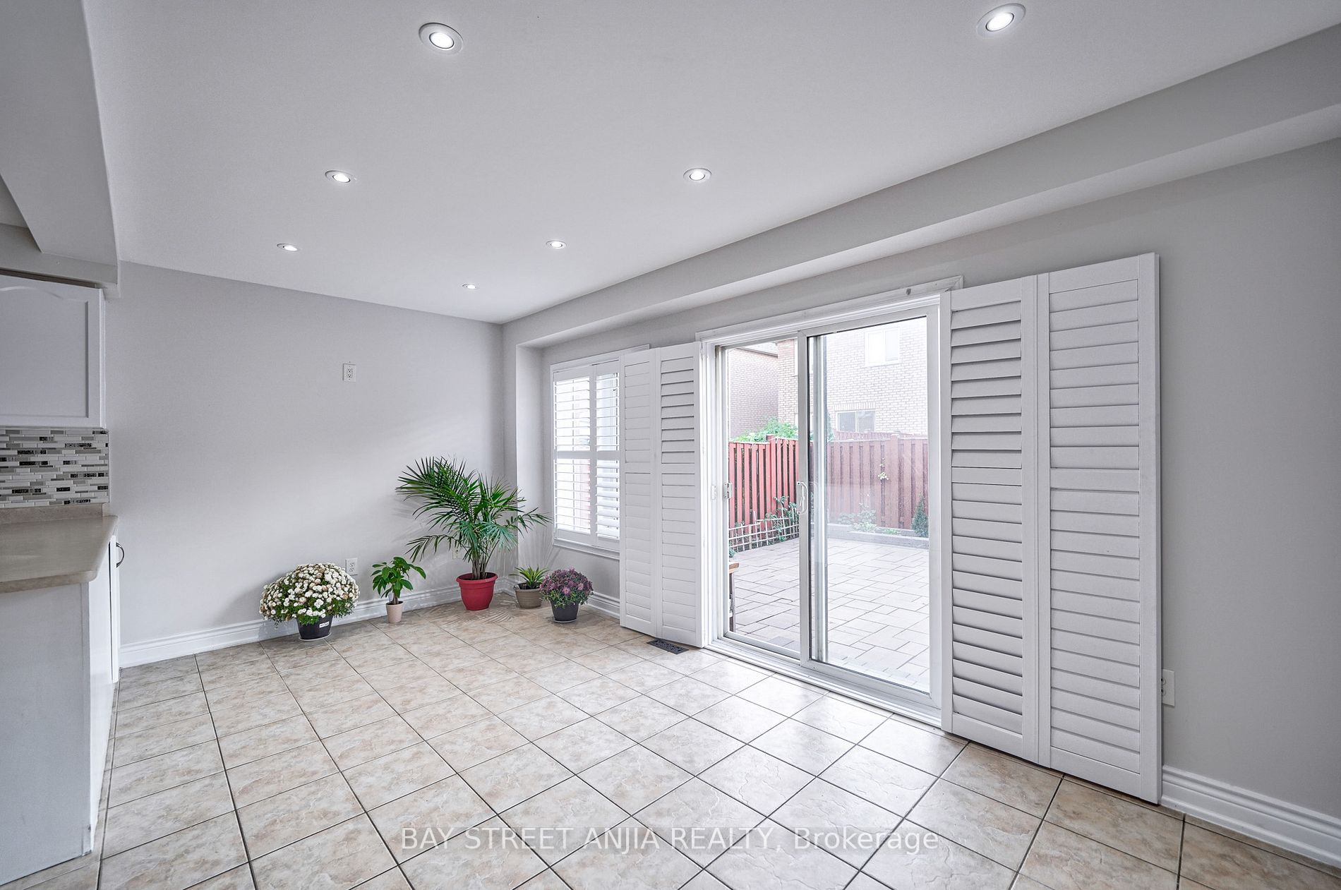 112 Guinevere Road